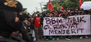 Hadapi Gelombang Demo Tolak Kenaikan BBM, Jokowi Meminta Hal Ini